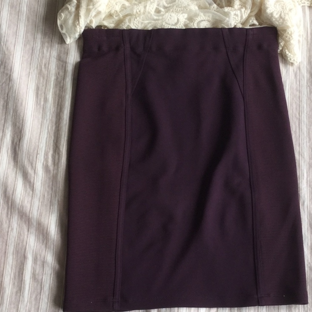 BCBG Body-con pencil skirt eggplant
